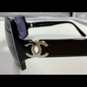 Excellent Condition Chanel Sunglasses 530 501/91
